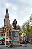 Brugge - statua in bronzo del matematico Simon Stevin 